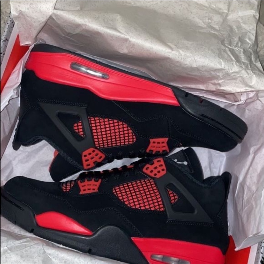 Red thunders